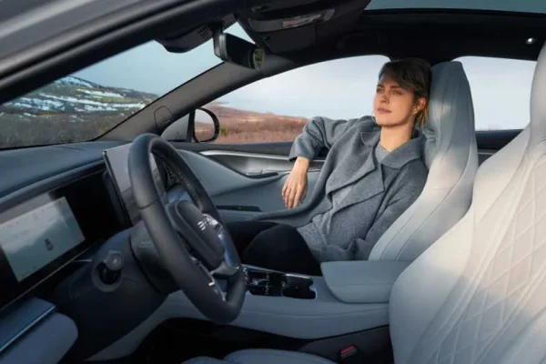 BYD SEALION 7 - Slide 15